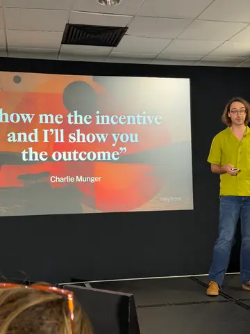 Chris Willow, Building an Agency Like a SaaS — brightonSEO 2026, zdjęcie 1 (11:23)