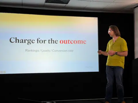 Chris Willow, Building an Agency Like a SaaS — brightonSEO 2026, zdjęcie 2 (11:23)
