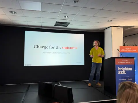 Chris Willow, Building an Agency Like a SaaS — brightonSEO 2026, zdjęcie 3 (11:23)