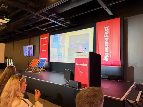 Christian Goodrich, How Claude Code Helped Me Transform Reporting and Delivery for AI Search and SEO — brightonSEO 2026, zdjęcie 1 (11:19)