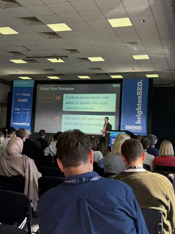 Christian Rigg, Best of Both Worlds: AI Content Systems with True Human EEAT — brightonSEO 2026, zdjęcie 11 (12:14)