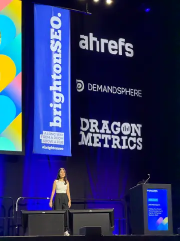 Jean Sarunporn, Getting Your Brand Recommended by AI Agents: A Practical Guide to GEO — brightonSEO 2026, zdjęcie 6 (09:36)