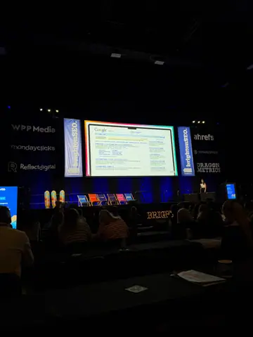 Jean Sarunporn, Getting Your Brand Recommended by AI Agents: A Practical Guide to GEO — brightonSEO 2026, zdjęcie 8 (09:36)
