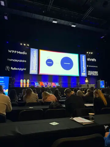 Jean Sarunporn, Getting Your Brand Recommended by AI Agents: A Practical Guide to GEO — brightonSEO 2026, zdjęcie 15 (09:41)