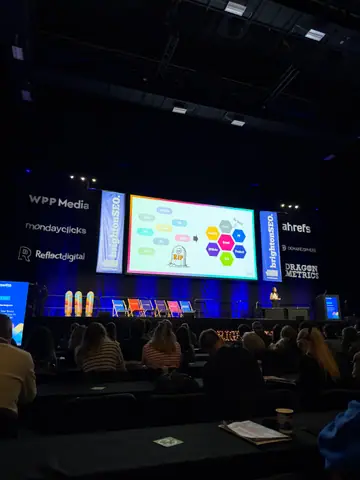Jean Sarunporn, Getting Your Brand Recommended by AI Agents: A Practical Guide to GEO — brightonSEO 2026, zdjęcie 20 (09:43)