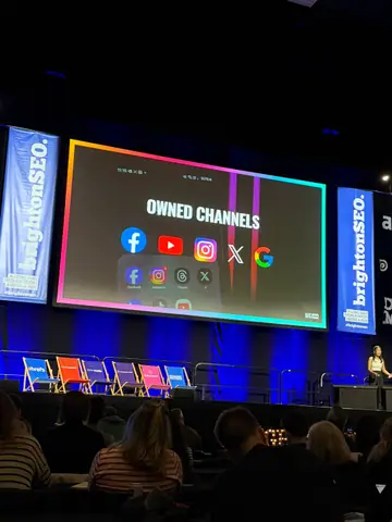 Jean Sarunporn, Getting Your Brand Recommended by AI Agents: A Practical Guide to GEO — brightonSEO 2026, zdjęcie 31 (09:48)