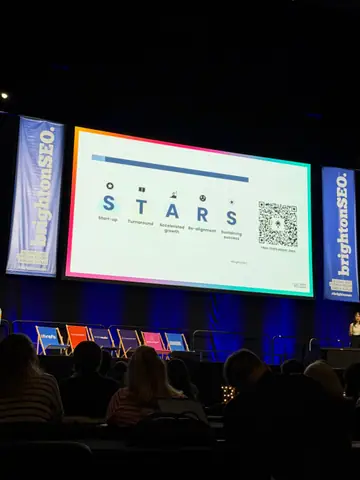 Jean Sarunporn, Getting Your Brand Recommended by AI Agents: A Practical Guide to GEO — brightonSEO 2026, zdjęcie 40 (09:52)