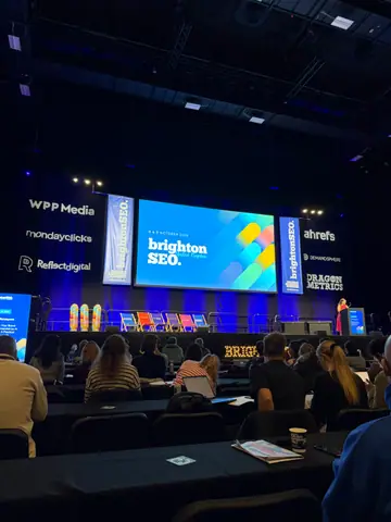 Jean Sarunporn, Getting Your Brand Recommended by AI Agents: A Practical Guide to GEO — brightonSEO 2026, zdjęcie 44 (09:54)