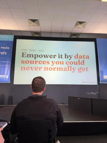 Jeremy McDonald, From Gut Checks to Guardrails: Deploying Trustworthy AI for Marketing QA — brightonSEO 2026, zdjęcie 9 (14:10)