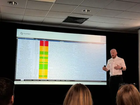 Michael Holloway, Stop Teaching Juniors to Audit Like Robots — brightonSEO 2026, zdjęcie 1 (14:04)