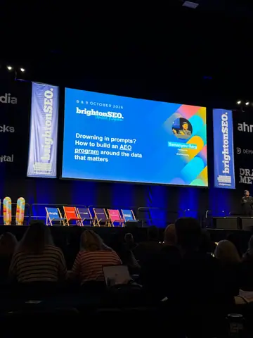 Samanyou Garg, Drowning in prompts? How to build an AEO program around the data that matters — brightonSEO 2026, zdjęcie 2 (10:12)