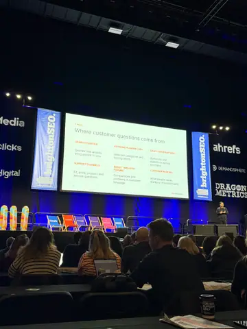 Samanyou Garg, Drowning in prompts? How to build an AEO program around the data that matters — brightonSEO 2026, zdjęcie 11 (10:16)