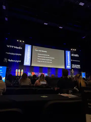 Samanyou Garg, Drowning in prompts? How to build an AEO program around the data that matters — brightonSEO 2026, zdjęcie 44 (10:31)