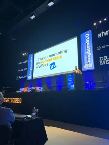 Shoaib Ahmed, The Future of B2B Marketing: The LinkedIn Social Selling & Personal Brand Matrix — brightonSEO 2026, zdjęcie 1 (11:46)