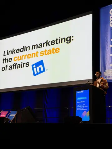 Shoaib Ahmed, The Future of B2B Marketing: The LinkedIn Social Selling & Personal Brand Matrix — brightonSEO 2026, zdjęcie 3 (11:46)