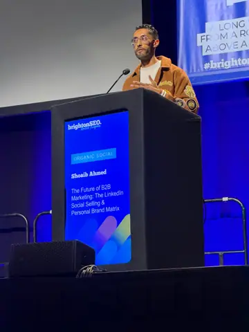 Shoaib Ahmed, The Future of B2B Marketing: The LinkedIn Social Selling & Personal Brand Matrix — brightonSEO 2026, zdjęcie 5 (11:46)