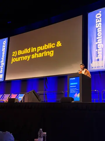 Shoaib Ahmed, The Future of B2B Marketing: The LinkedIn Social Selling & Personal Brand Matrix — brightonSEO 2026, zdjęcie 12 (11:54)