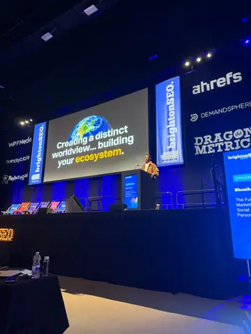 Shoaib Ahmed, The Future of B2B Marketing: The LinkedIn Social Selling & Personal Brand Matrix — brightonSEO 2026, zdjęcie 14 (12:02)