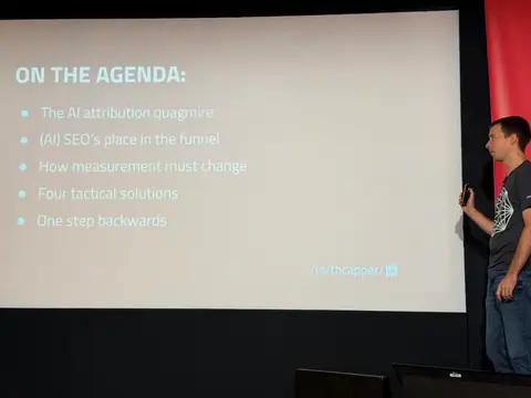 Tom Capper, How not to measure AI — brightonSEO 2026, zdjęcie 1 (12:29)